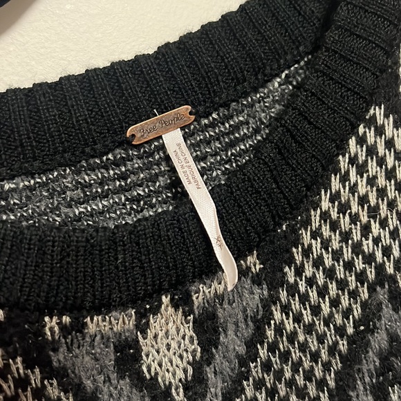 Free People Sweater - Picture 2 of 7
